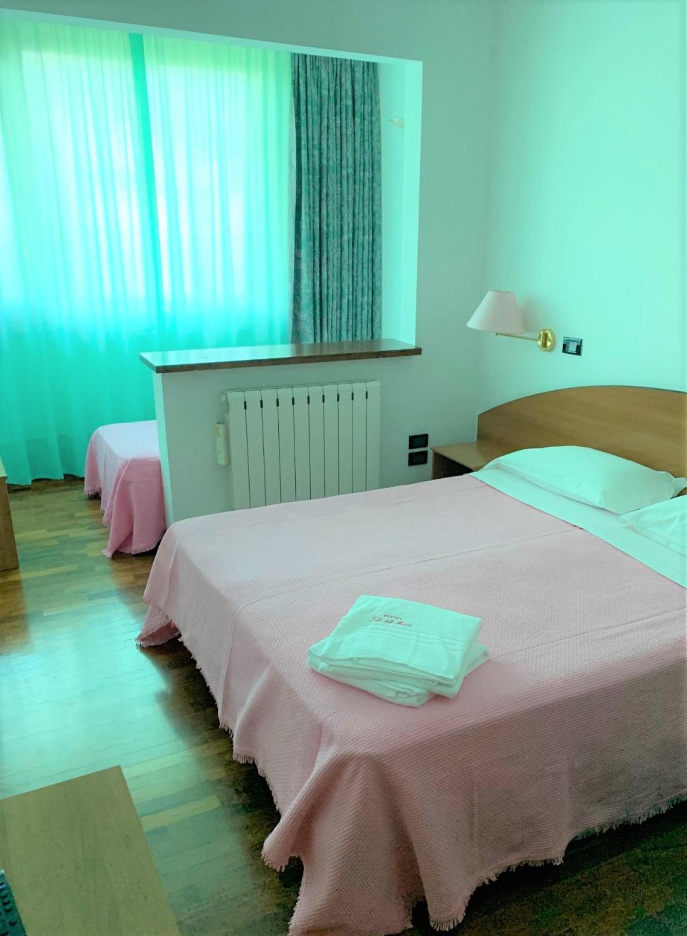 Hotel Tetto Delle Marche - Ristorante Dei Conti Cingoli Pokój zdjęcie