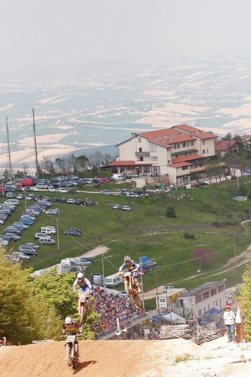 Hotel Tetto Delle Marche - Ristorante Dei Conti Cingoli Zewnętrze zdjęcie