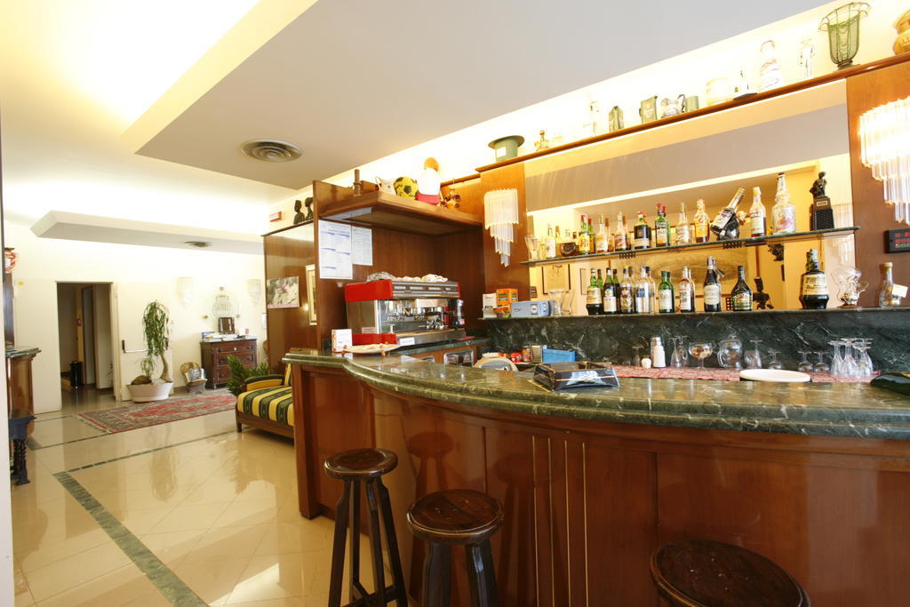 Hotel Tetto Delle Marche - Ristorante Dei Conti Cingoli Zewnętrze zdjęcie